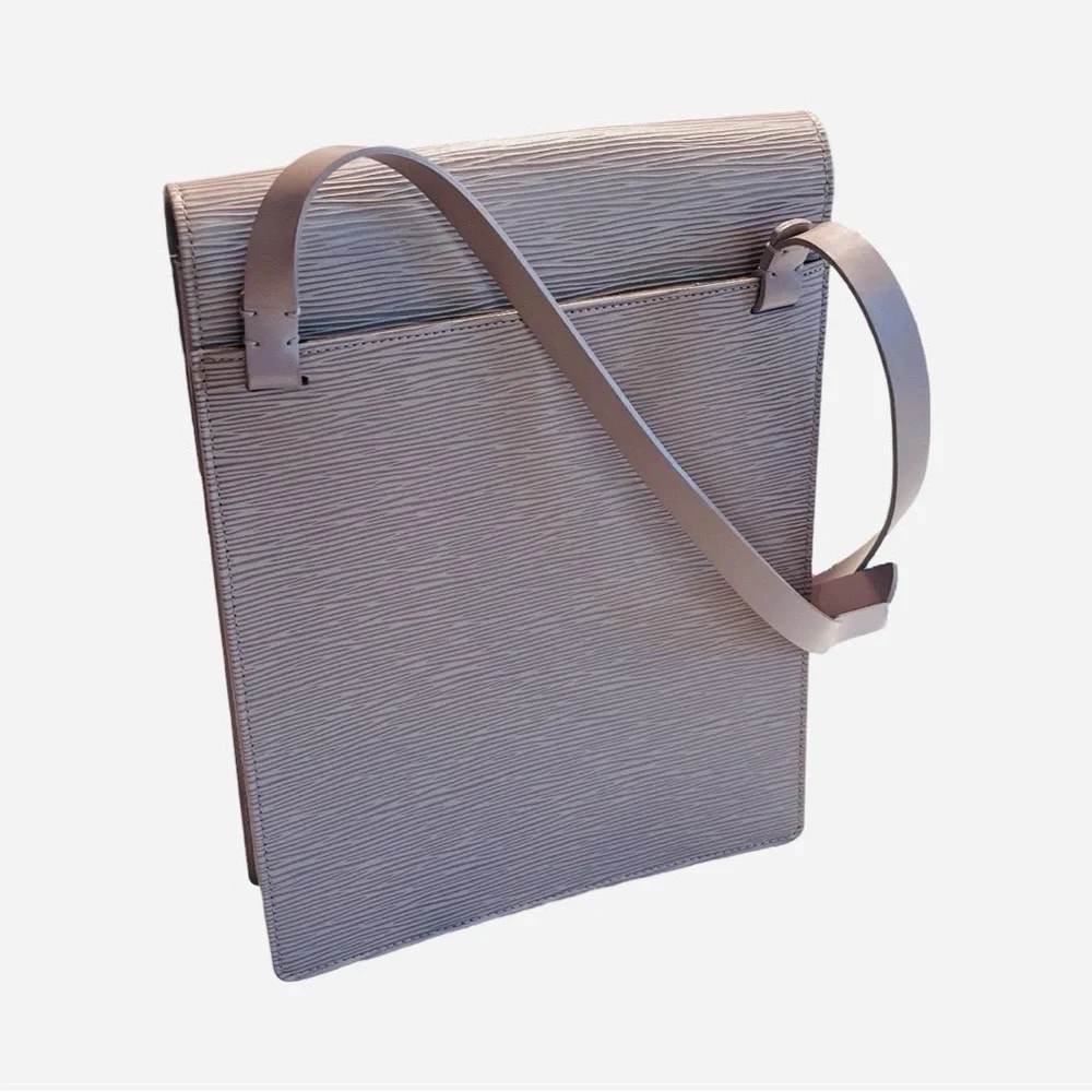 - Louis Vuitton Vintage Epi Leather Ramatuelle Crossbody Bag